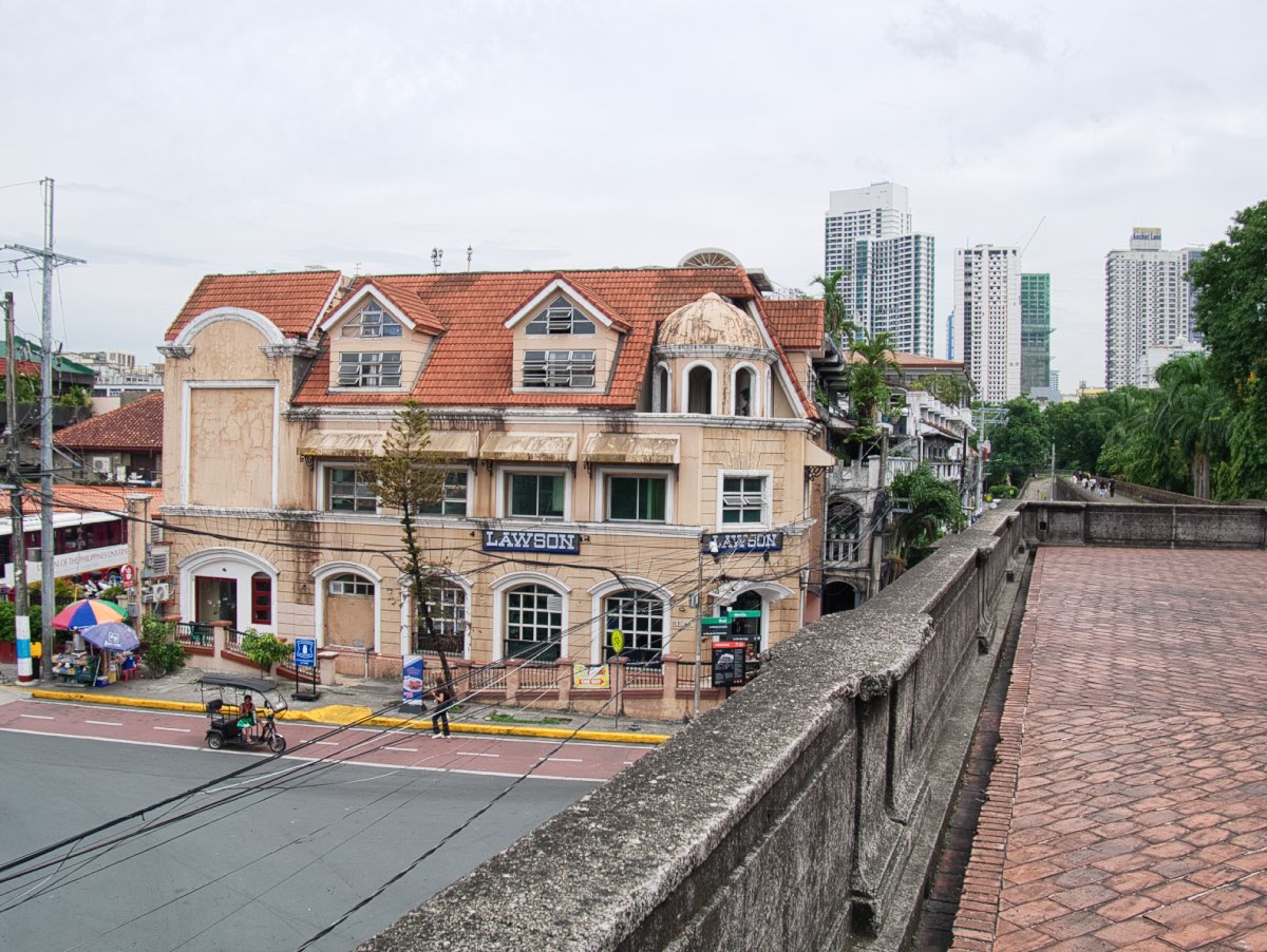 30Muralla_St_Wall